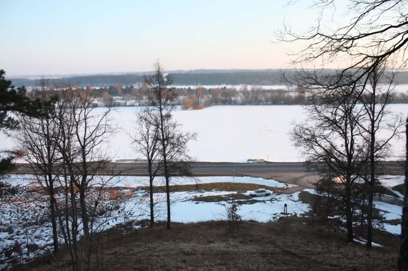 http://i20.photobucket.com/albums/b206/KGedas/2010%2003%2011-12%20Ringove/pusiaukeleje.jpg