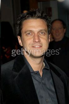 The Land of Mano, where the violins roam freely