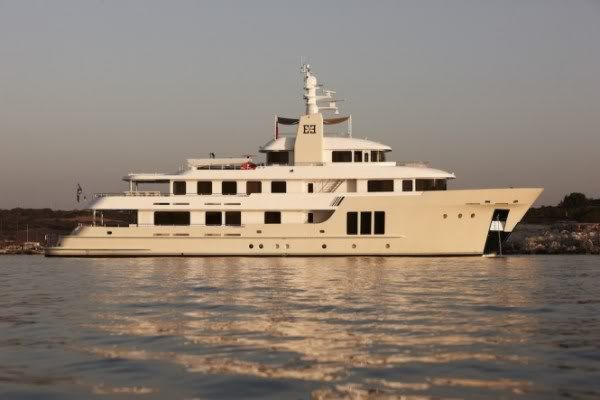 EEMotoryachtDesignedbyVripack.jpg