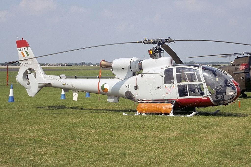 Aerospatiale_SA-342L_Gazelle_Ireland_-_Air_Force_AN1990574_zpsn7vsumai.jpg