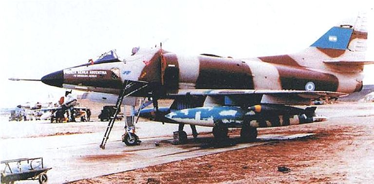 MDC-A-4C-Skyhawk-FAA-Falklands-1S_zps9c35953a.jpg