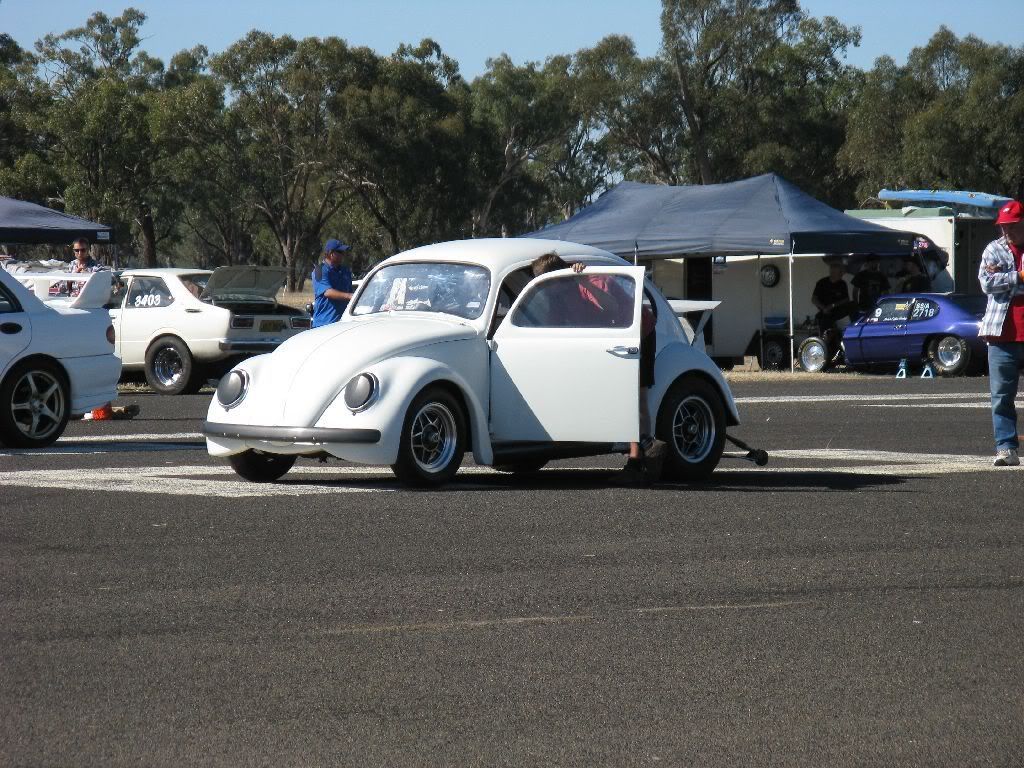 http://i20.photobucket.com/albums/b213/toddy4281/Gunnedah%20Drags%20May%202010/IMG_0143.jpg