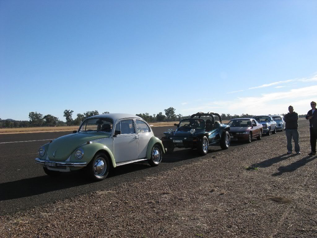 http://i20.photobucket.com/albums/b213/toddy4281/Gunnedah%20Drags%20May%202010/IMG_0151.jpg