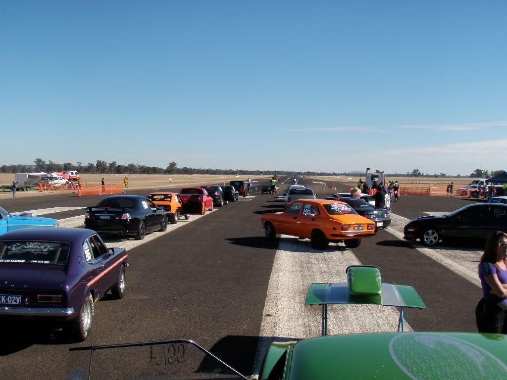 http://i20.photobucket.com/albums/b213/toddy4281/Gunnedah%20Drags%20May%202010/P5160989.jpg