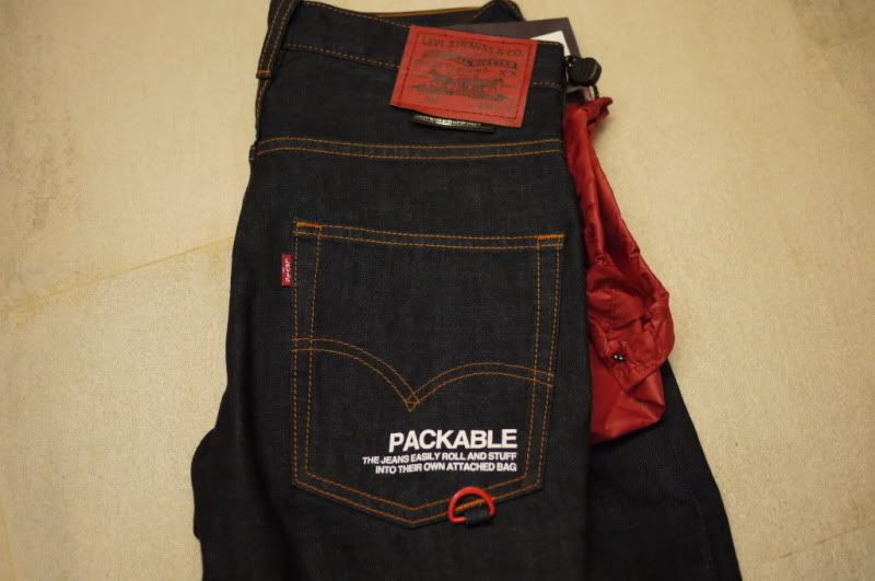 levis packable