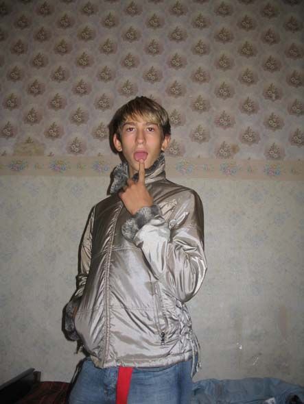 http://i20.photobucket.com/albums/b215/kill_maxim/4279646.jpg