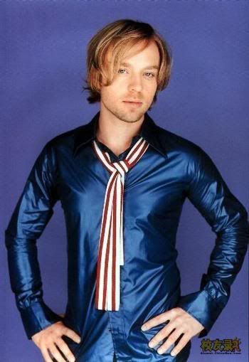http://i20.photobucket.com/albums/b216/catsdog/summer/darren05.jpg