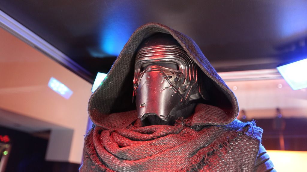 star-wars-7-kylo-ren-costume-3_zpsdtojp1je.jpg