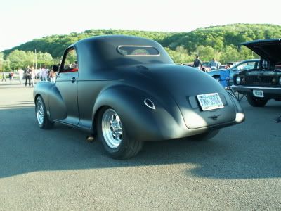 http://i20.photobucket.com/albums/b227/DanYaklich/Flashlight%20drags/PICT0030.jpg