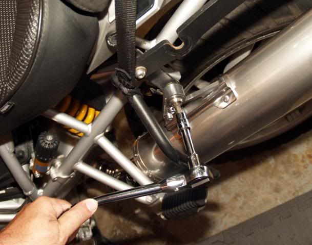 10New-Pipe-mounted-ratchet.jpg