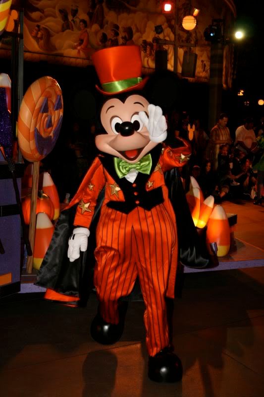 IMAGE: http://i20.photobucket.com/albums/b241/NYC2SoCal/IMG_5049.jpg