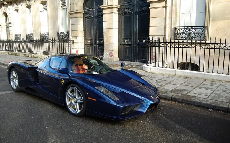 Does Ferrari offer blue seatbelts? 