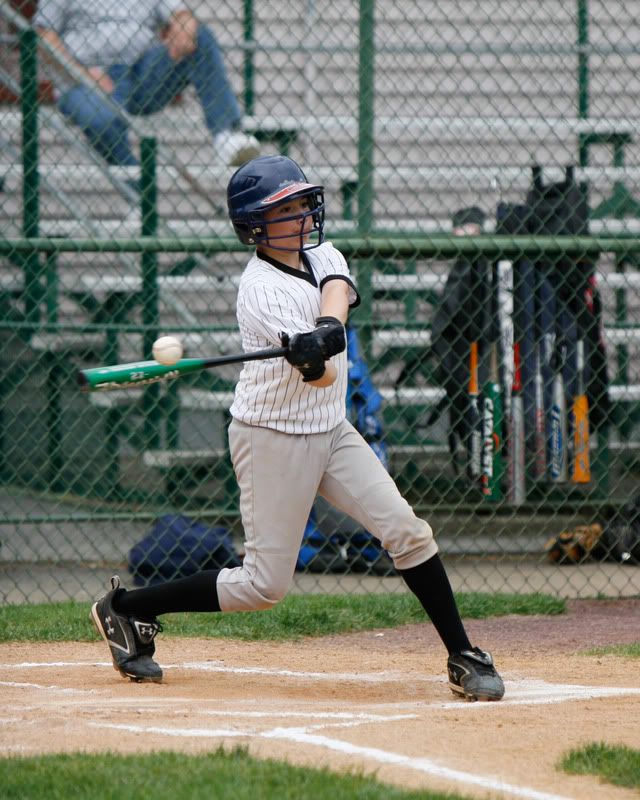 IMAGE: http://i20.photobucket.com/albums/b243/pigtailpat/angelobob.jpg