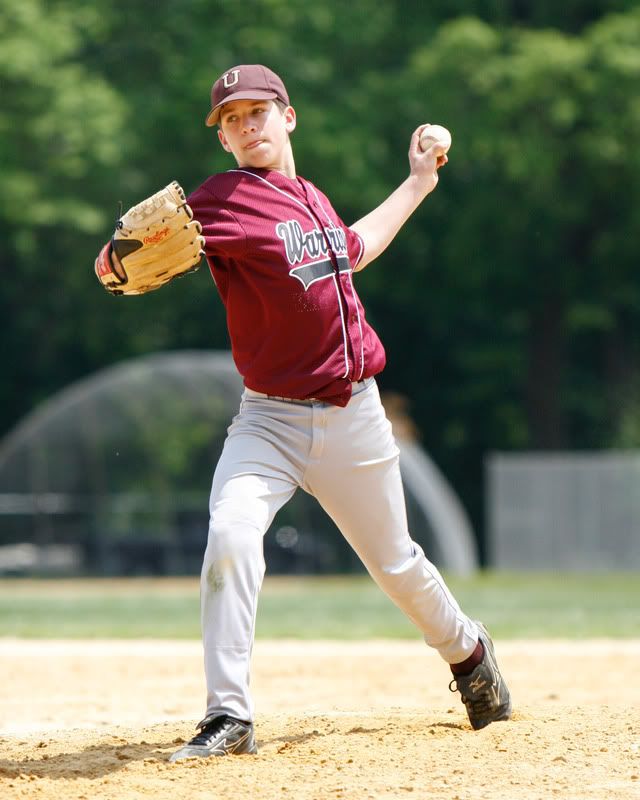 IMAGE: http://i20.photobucket.com/albums/b243/pigtailpat/southpaw.jpg