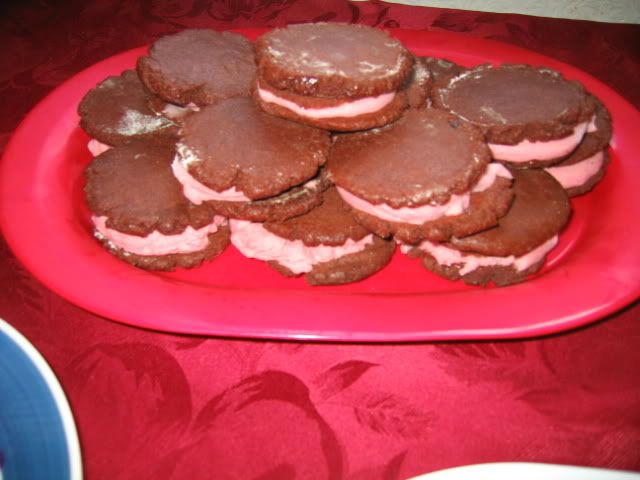 Chocolate-Strawberry Cookie with Strawberry Ice Cream