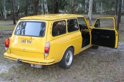 http://i20.photobucket.com/albums/b248/vk86j/Rearwithdoor.jpg