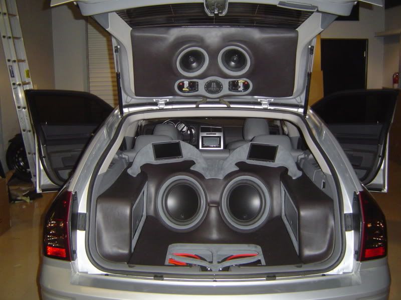 Batlground: 240SX Sub enclosure W/ Amp